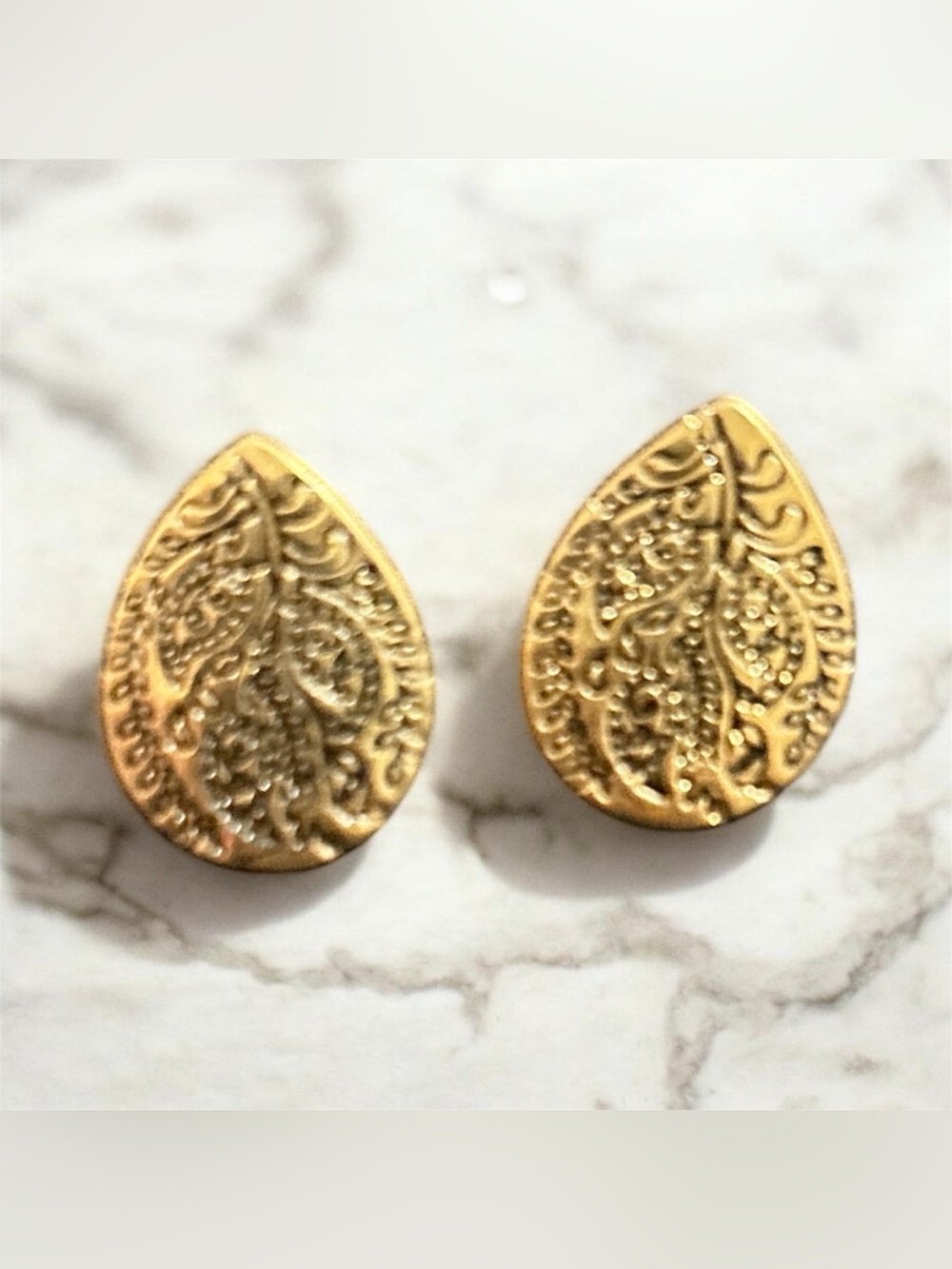 Elegant Gold Teardrop Filigree Stud Earrings